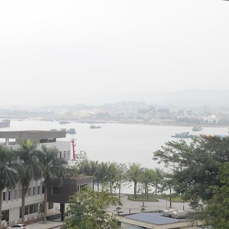 Hoang Yen Guesthouse Ha Long Exteriör bild